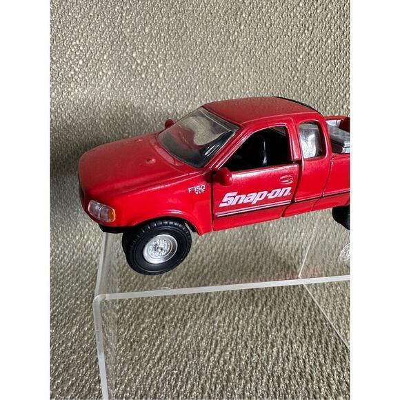 Snap On Ford F-150 Pick Up with Custom Load Die Cast 1:38 Red - Picture 2 of 11